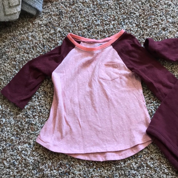 2 old navy tops! - Picture 2 of 5